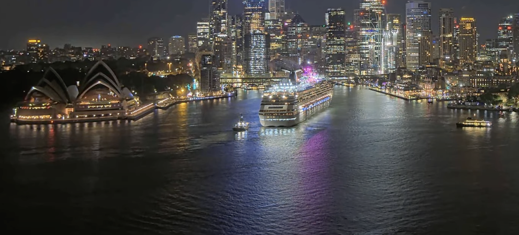 Carnival Splendor arrives in Sydney Harbour